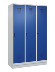 Garderobenschrank Evolo PLUS Sockel 1200mm lichtgrau/enzianblau 3 Abt.C+P