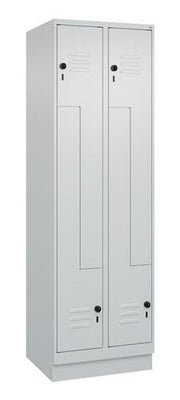 Garderobenschrank Classic PLUS Sockel 600mm lichtgrau/lichtgrau 4 Abt. C+P