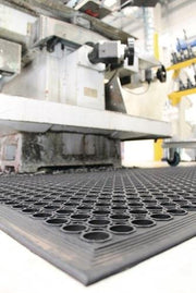 Arbeitsplatzbodenbelag Endstück L1500xB900mm schwarz NBR-Gummi High-Duty